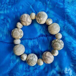 Jilzarah Linen Wristlet